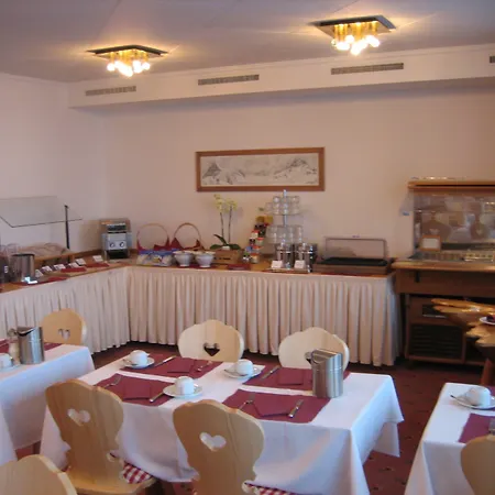 ベルナーホフ 3* グリンデルヴァルト