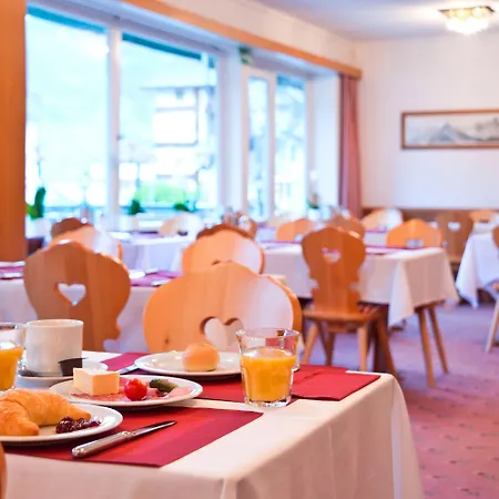 ベルナーホフ 3* グリンデルヴァルト