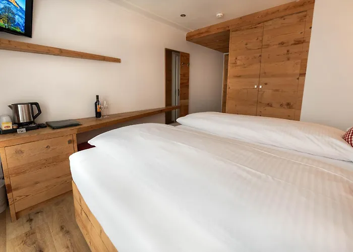 فندق بيرنرهوف غريندلوالد